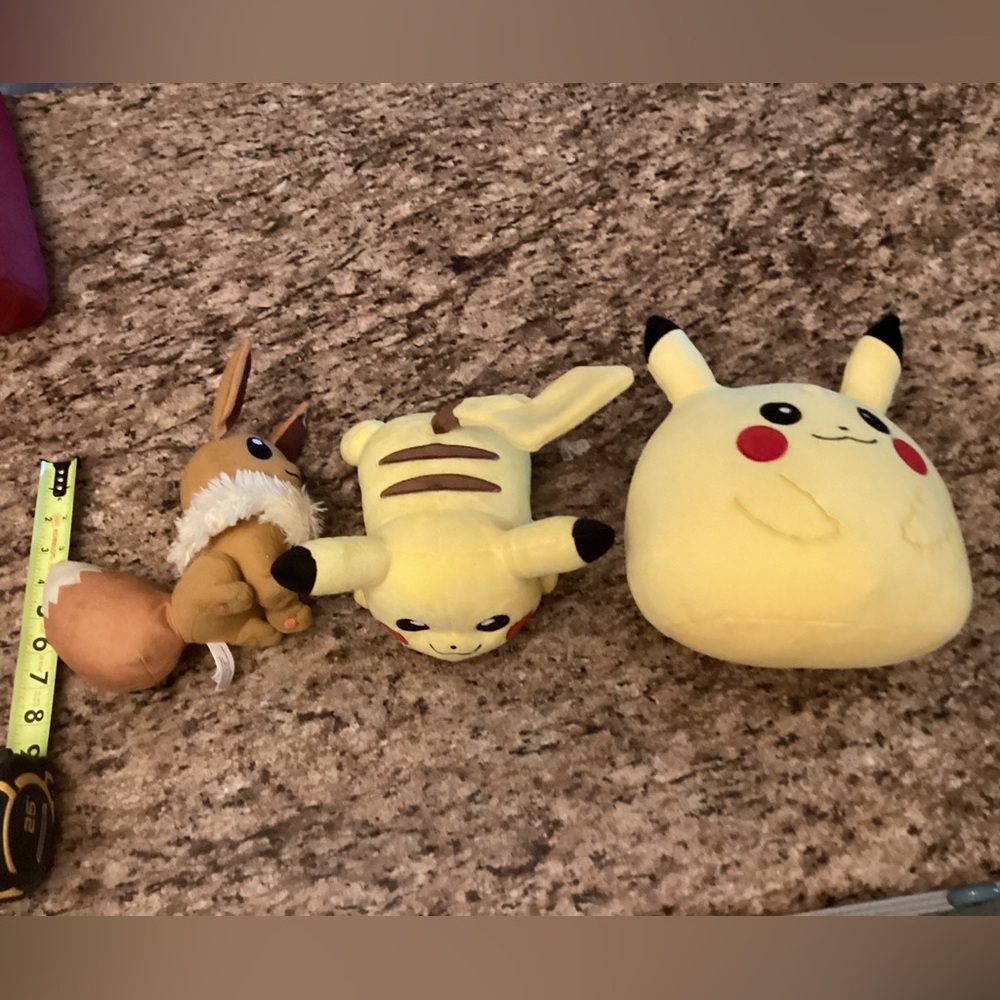 3 Pokémon plushy